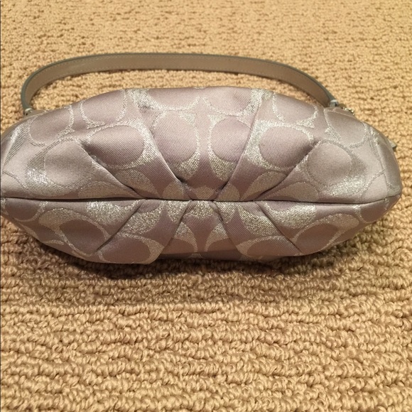 Coach clutch - Picture 3 of 7